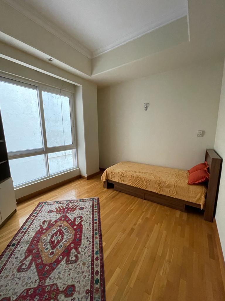 اجاره و رهن آپارتمان زعفرانیه 200  متر اکازيون