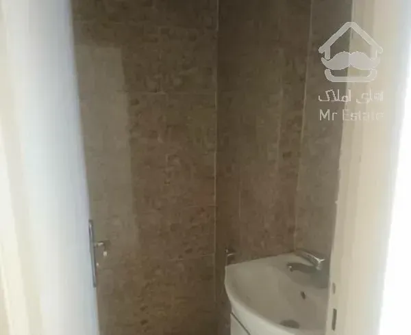 ۲۰ متری انقلاب زنبق ۳