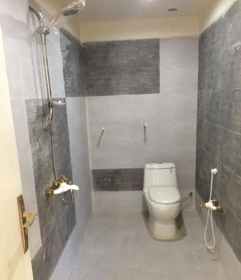 رهن آپارتمان ۱۳۷ متری ۳ خوابه در مهرآباد جنوبی