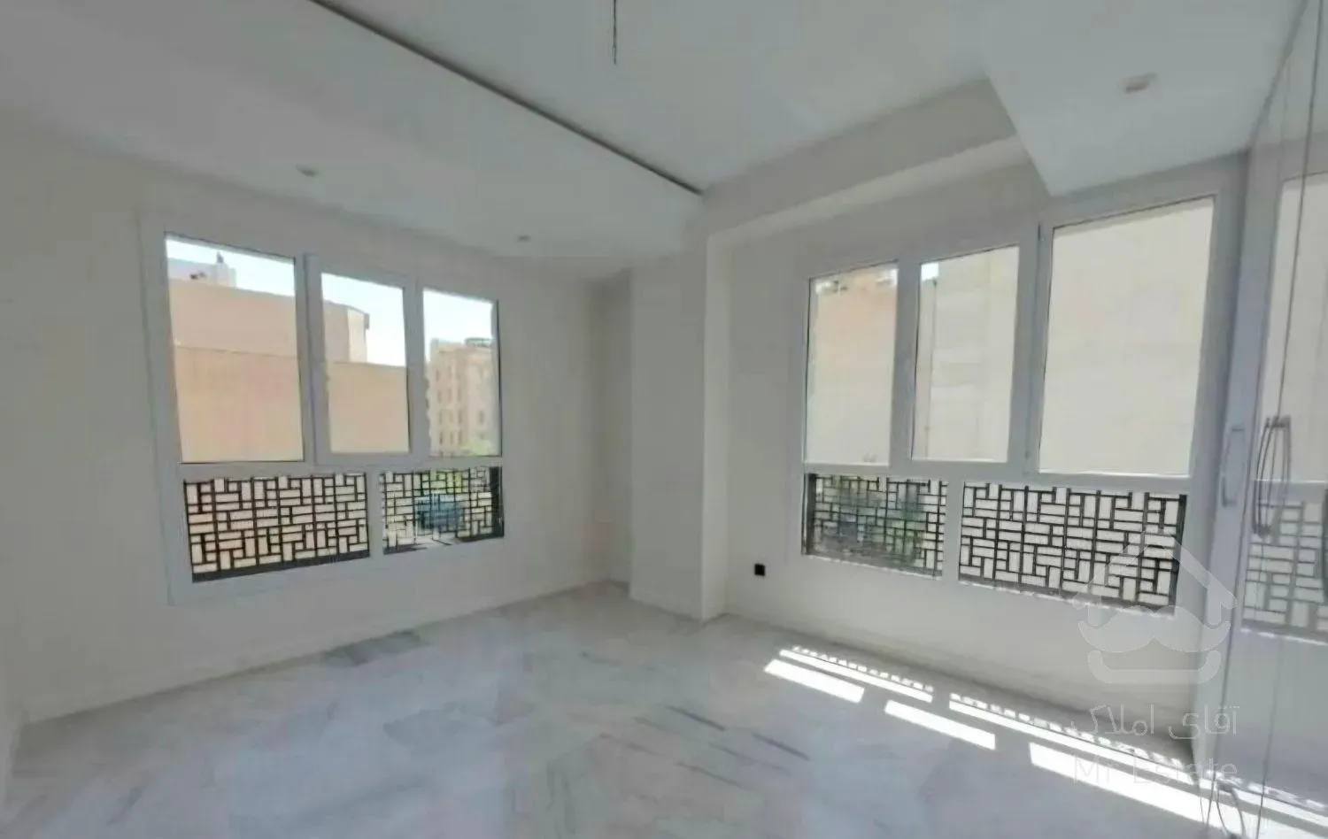 ۱۳۵متر/خیابان کمیل/اکازیون،کلید نخورده،تک واحدی