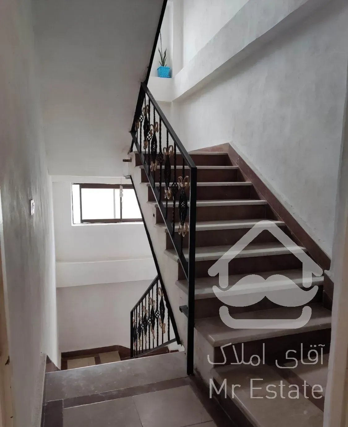 آپارتمان طبقه ی اول ۹۰ متری دوخوابه میدان هزارسنگر