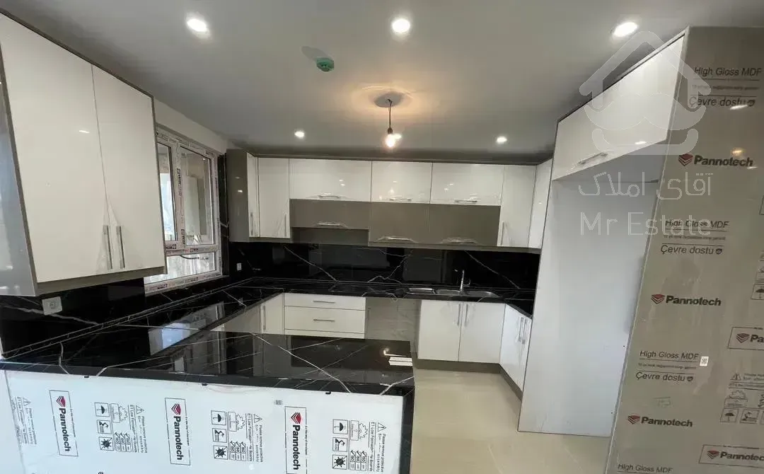 ۹۵ متر / فول / نوساز /فوق العاده خوش نقشه