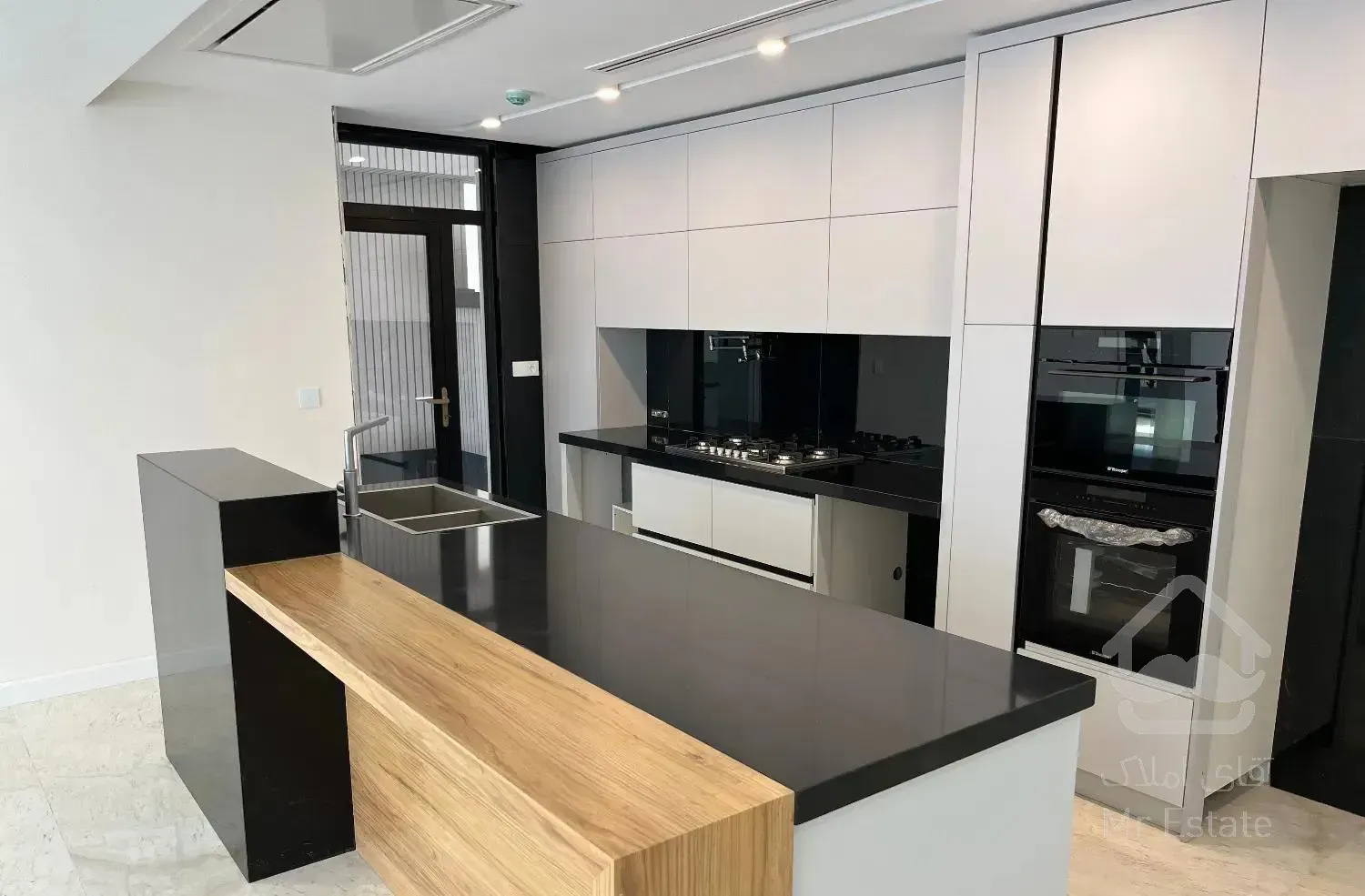 ۱۰۵متر ۲خواب «تاپ لوکیشن،غرق نور،سرمایه گذاری»