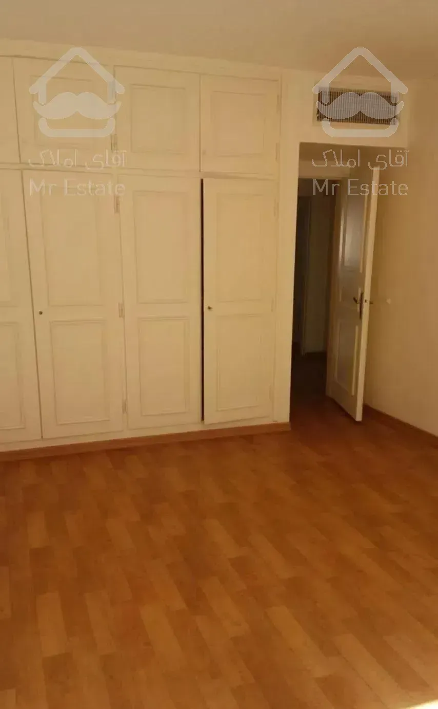 واحد ۱۳۷ متری  دو خوابه / فول / طبقه اول /  دبستان