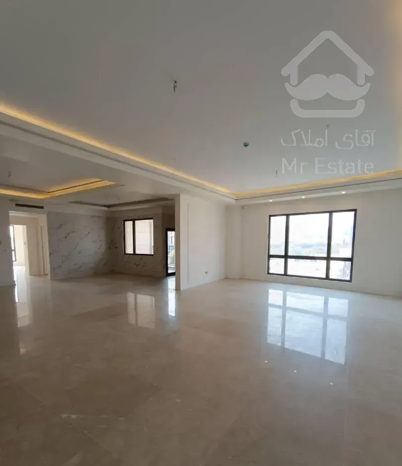 آپارتمان ۱۳۰ متری/ دزاشیب/لابی مبله/۲ پارگینگ سندی