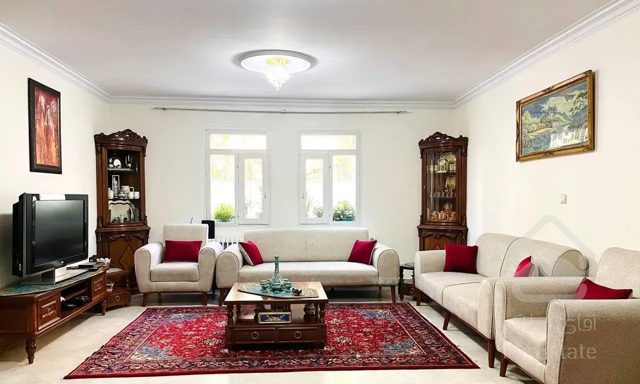 آپارتمان سه خواب با حیاط خلوت