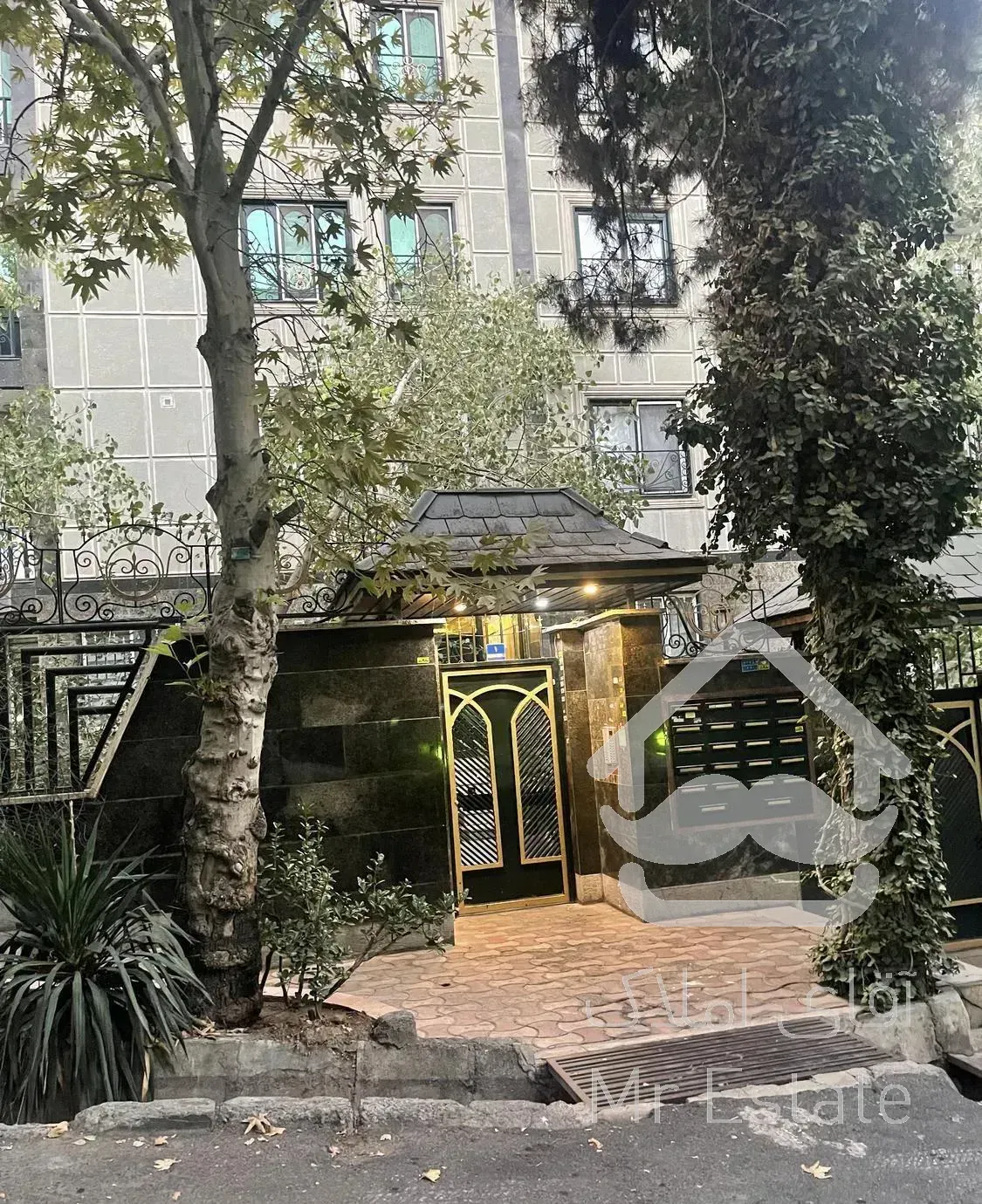 ۱۳۳/۵ متر ۳ خواب / تراس+ ویوشهر / سعادت آباد