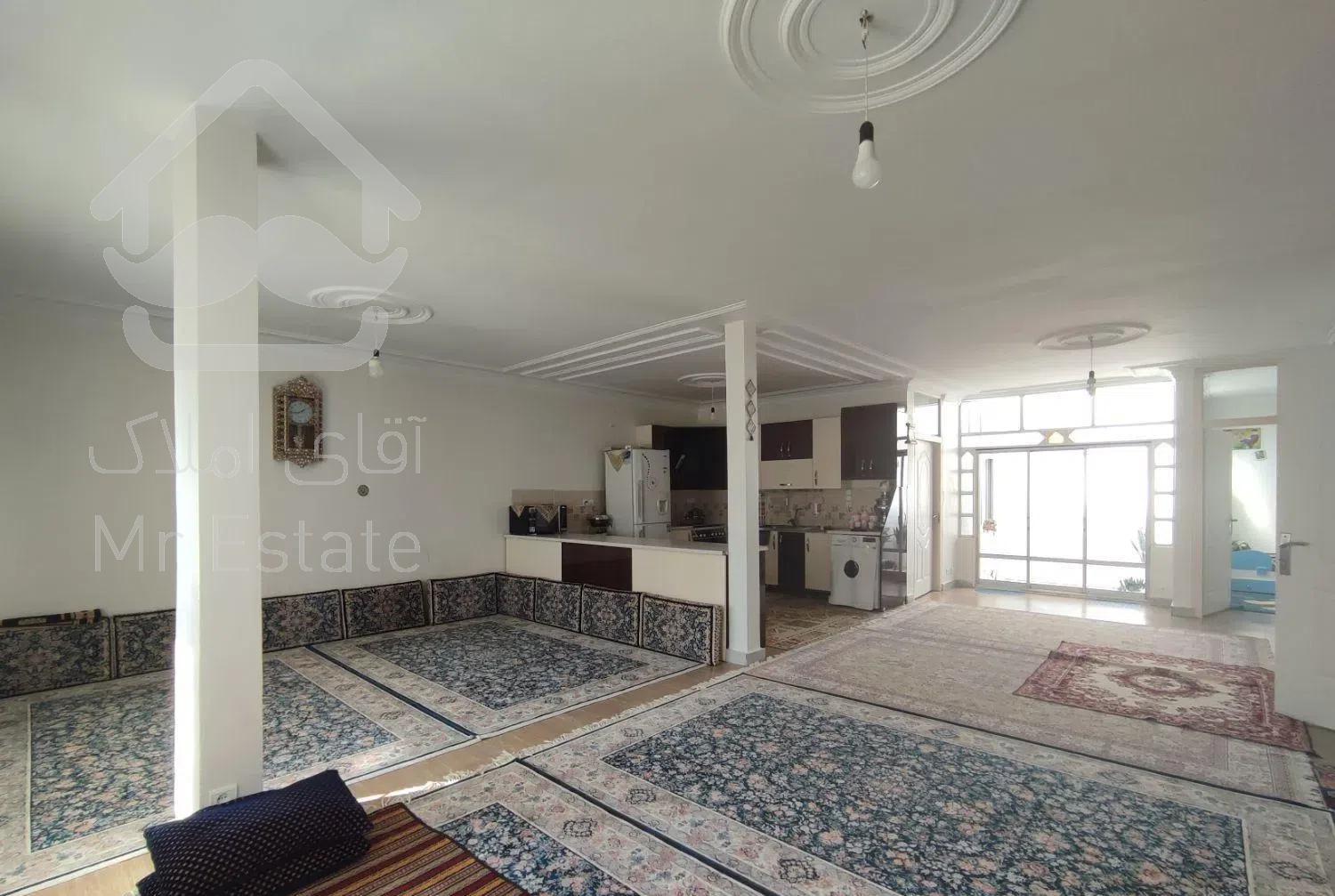 آپارتمان حیاط دار ۱۳۰ متر ۲۰ متری توحید