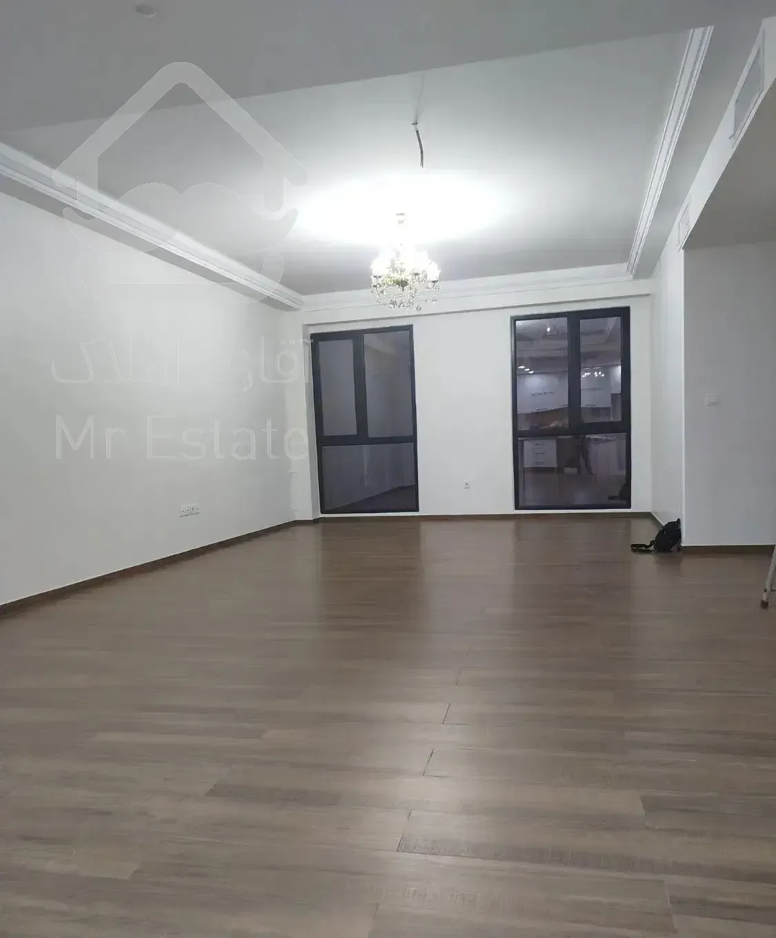 مدنی ۱۱۰ متر سه خواب بینظیر کلید نخورده