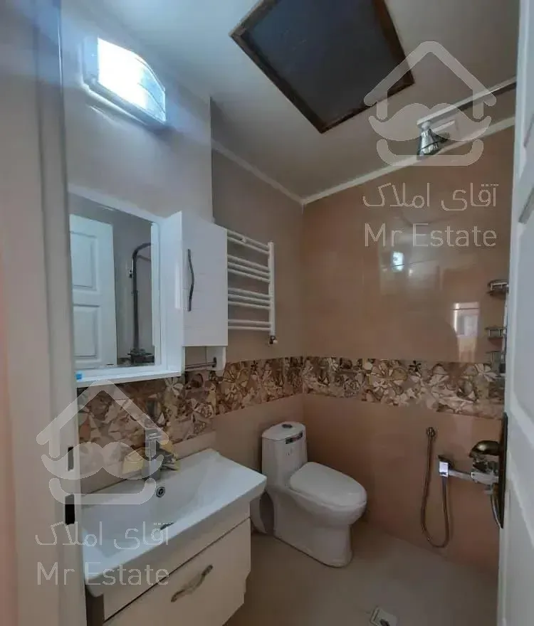 آپارتمان ۶۷ متری* روبه کوچه پارک * دو خوابه گیشا