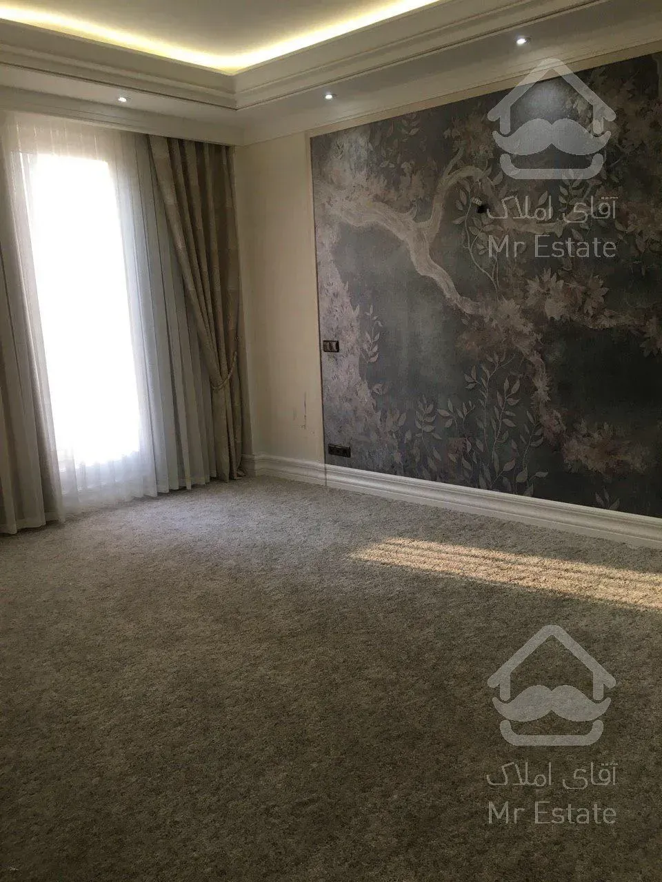 خرید و فروش آپارتمان مسکونی 260 متری فرمانیه شرقی