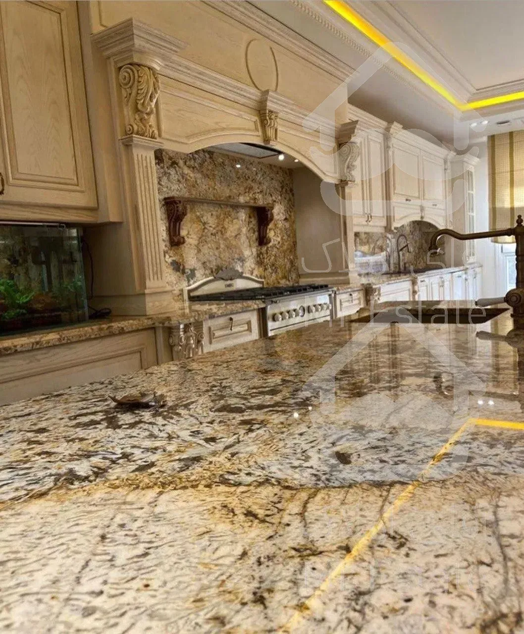 خرید آپارتمان 240 متری سنبل فرمانیه