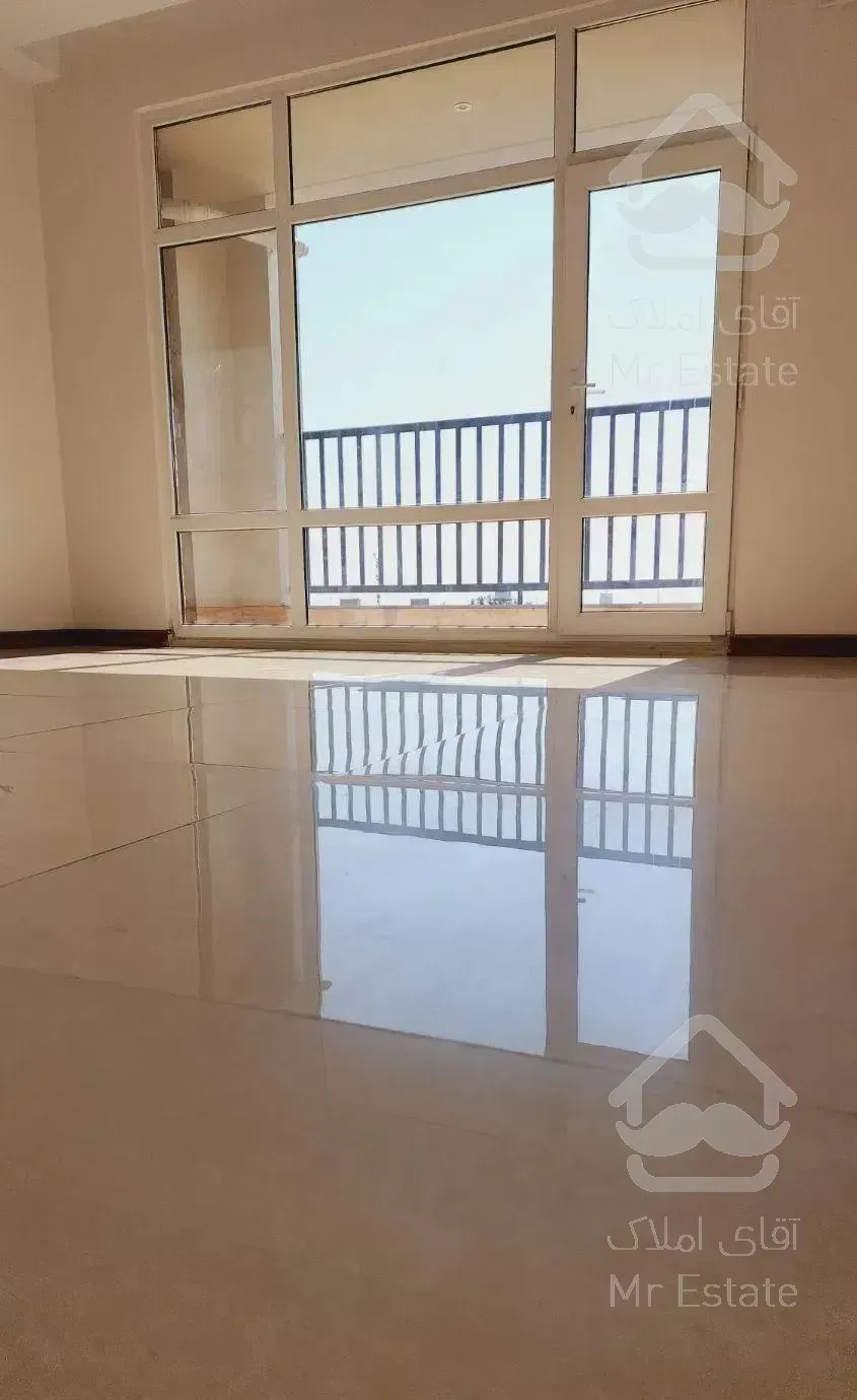 ۹۵ متر / دوخواب/ سالن پرده خور قدی/ فول مشاعات