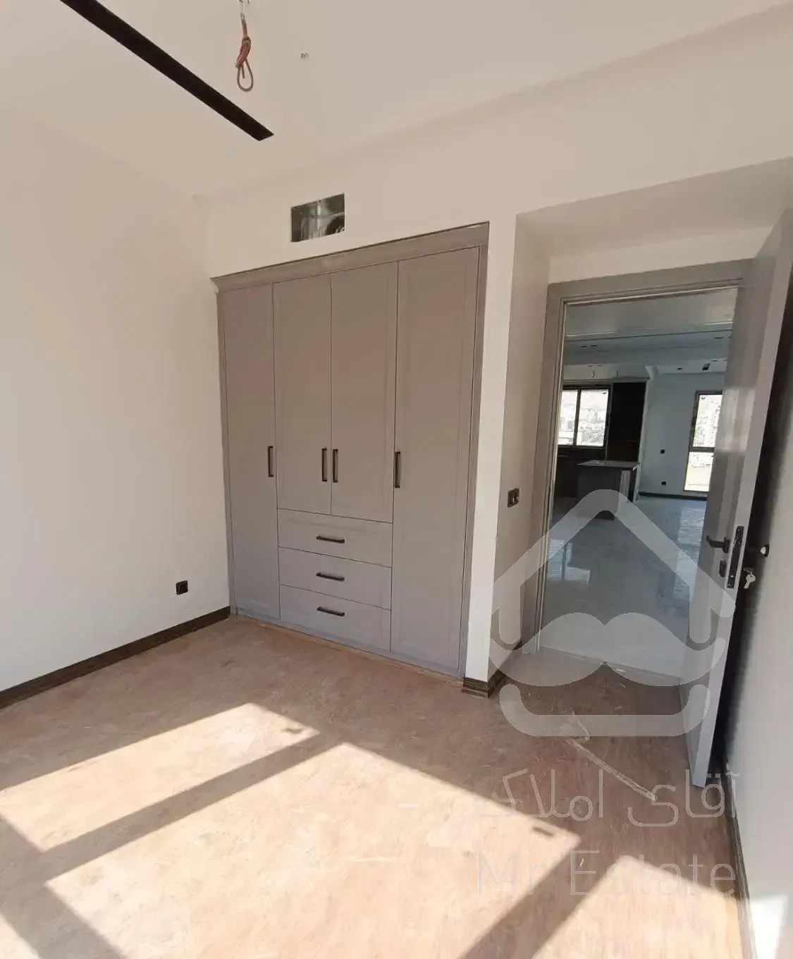 ملاصدرا ۱۳۰ متر۳ خواب آکواریوم نور/ ویو ابدی