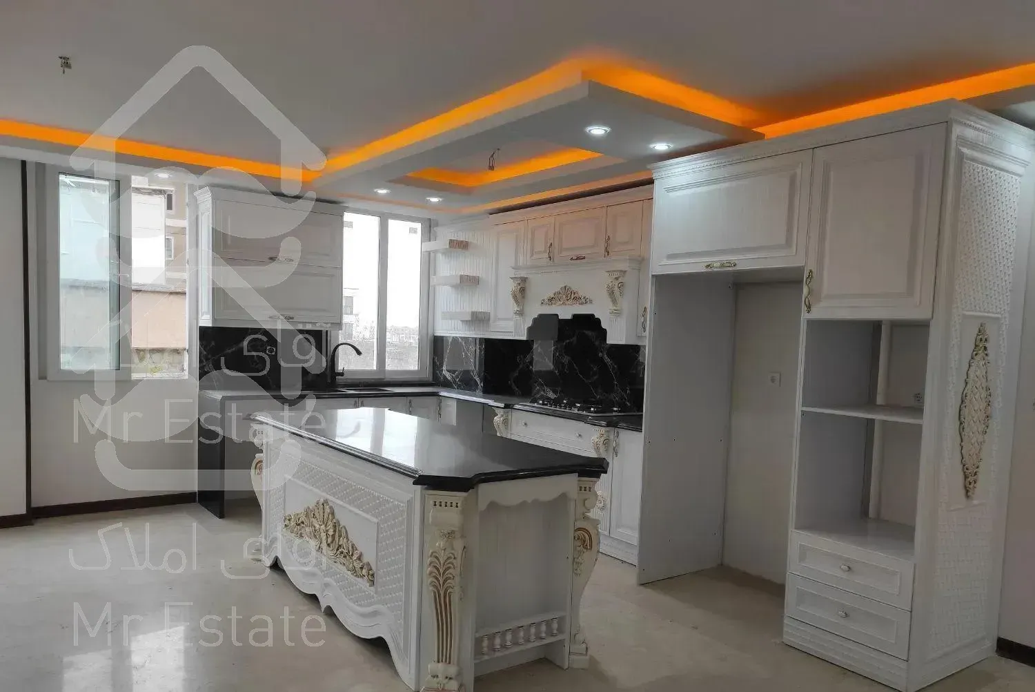 ونک ۱۱۰ متر ۲ خواب/ نوساز کلید نخورده/ طبقه آخر