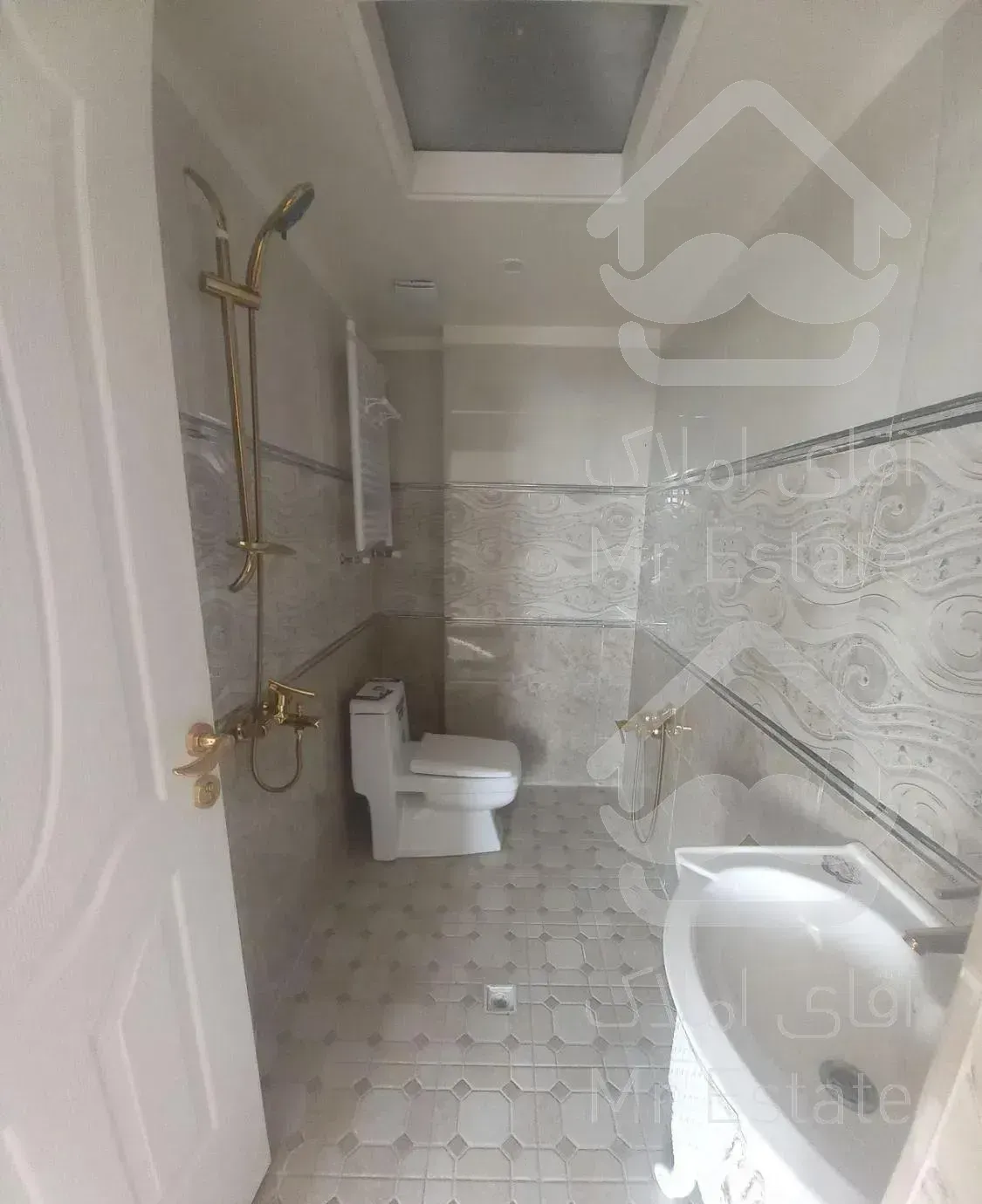 ۱۳۳متر ۳خواب/ نوساز سند اماده/ افتابگیر جنوبی