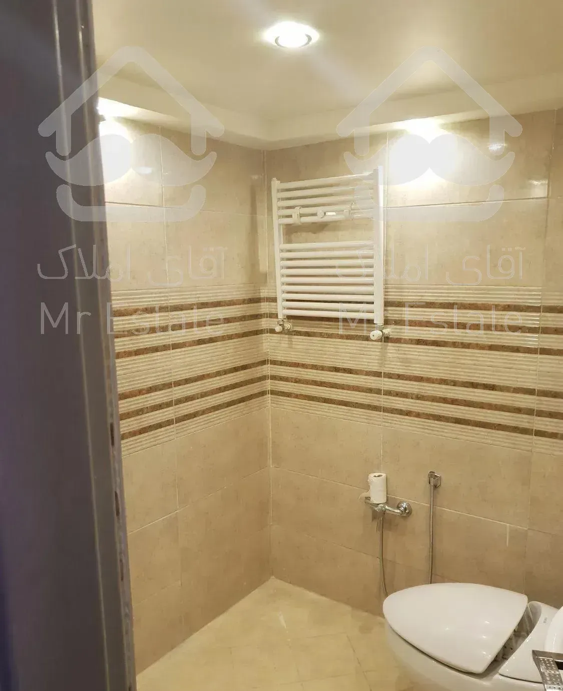 آپارتمان با ویو باغ در قلب نیاوران