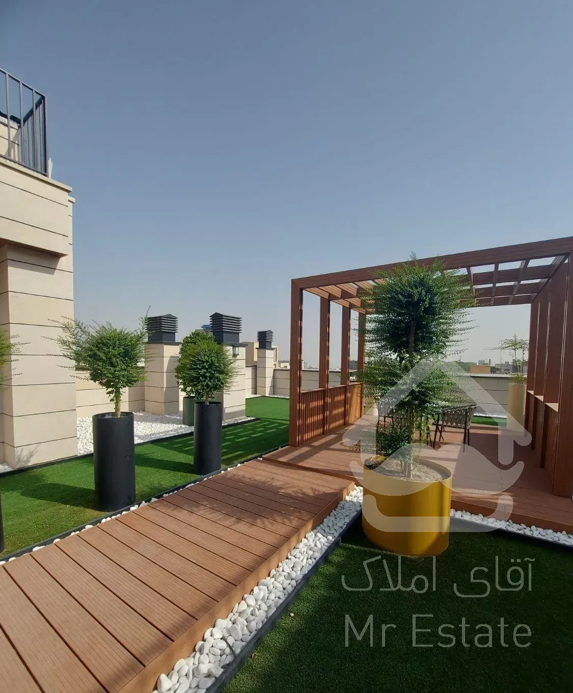 جردن(طاهری)۲۶۰متر نوساز تک واحد ۳پارکینگ