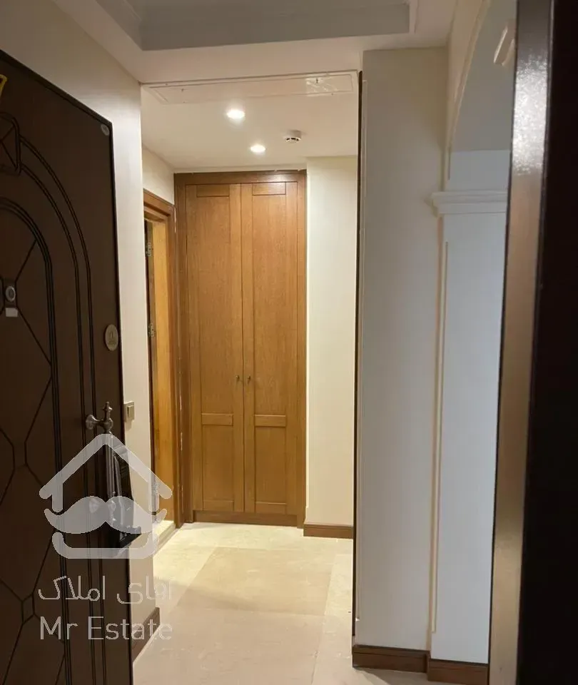 ۲۰۰ متر کلید نخورده فرمانیه اندرزگو