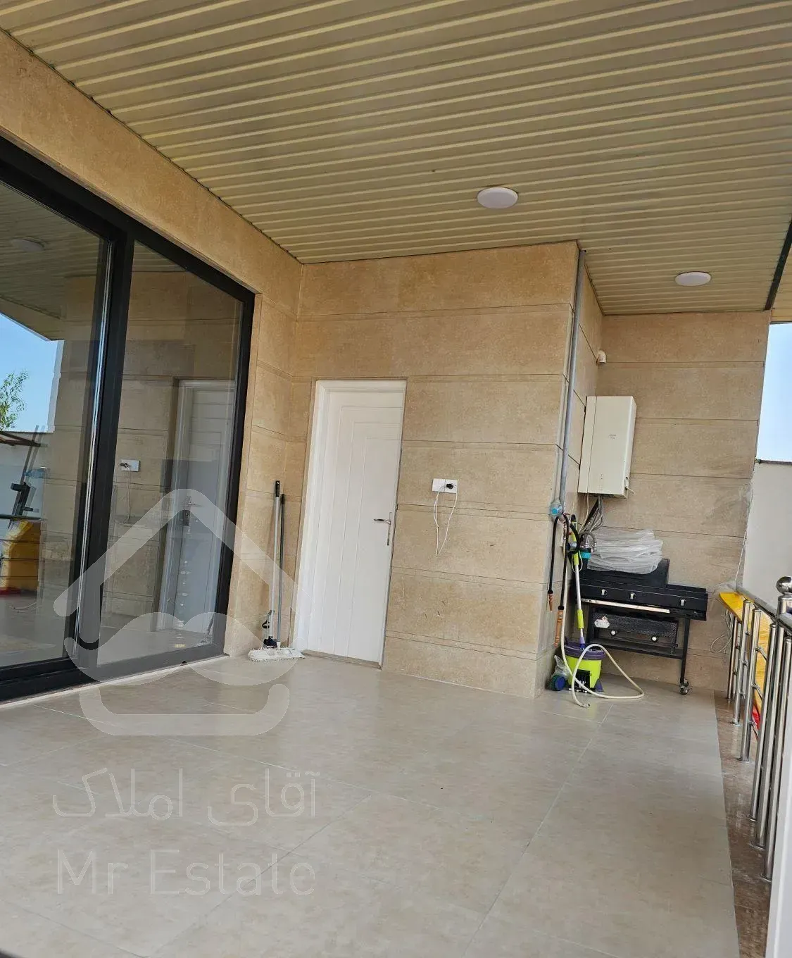 فروش خانه ویلایی ۴۰۰متر زمین  ۷۰ متر بنا ۱ خوابه