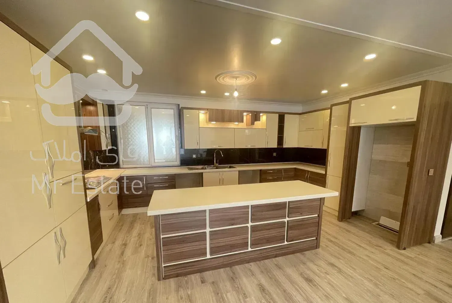 *گیشا 98 متر 2 خواب چندقدمی بوستان گفتگو