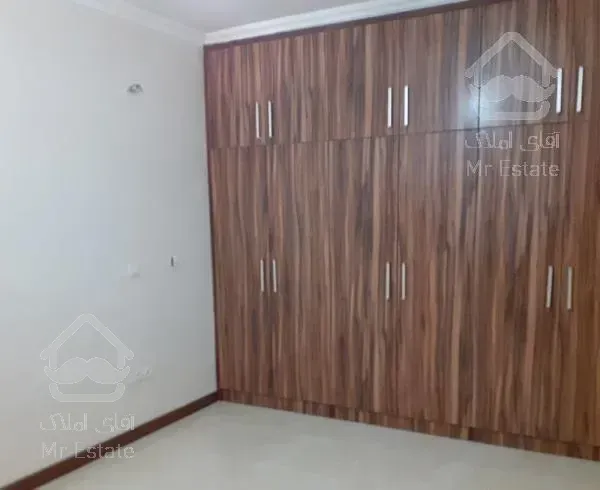 آپارتمان دوخوابه  وکامل میباشد