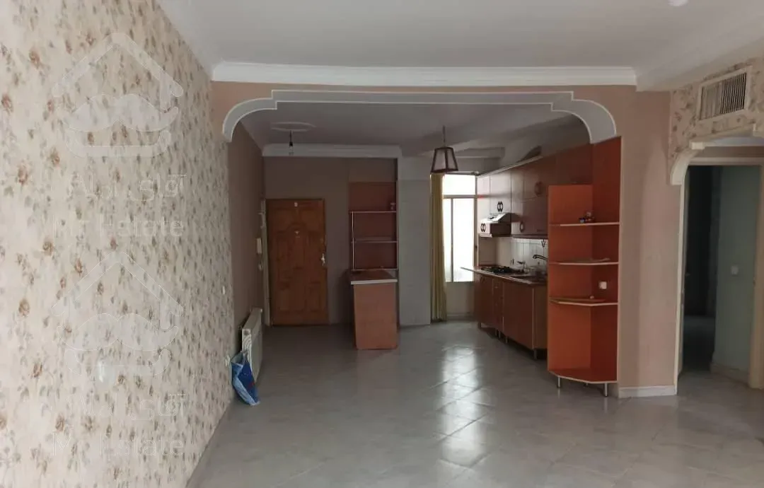 درختی 80متری با پارکینگ اختصاصی