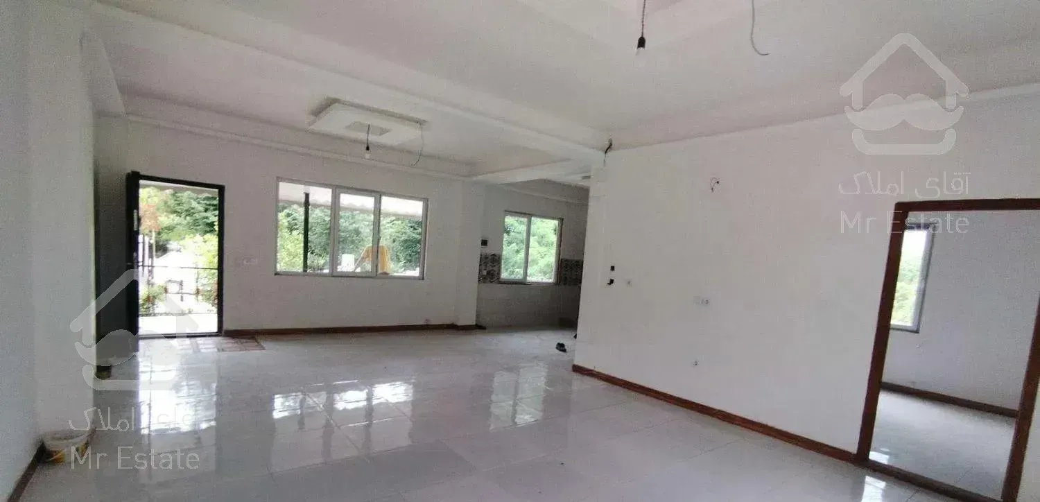 فروش ویلابا۳۰۰مترزمین ۱۰۰متر بنانوسازباامکانات