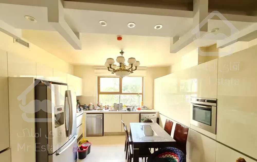 نیاوران ۱۷۰متر ۳خ خوش نقشه*فول بازسازی شده*شیک