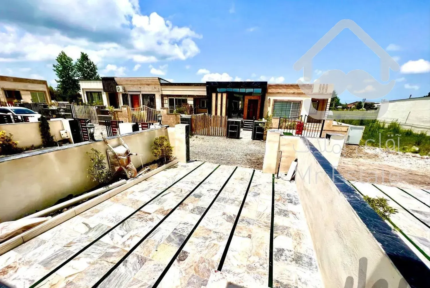 ویلا فلت شهرکی نزدیک جاده اصلی