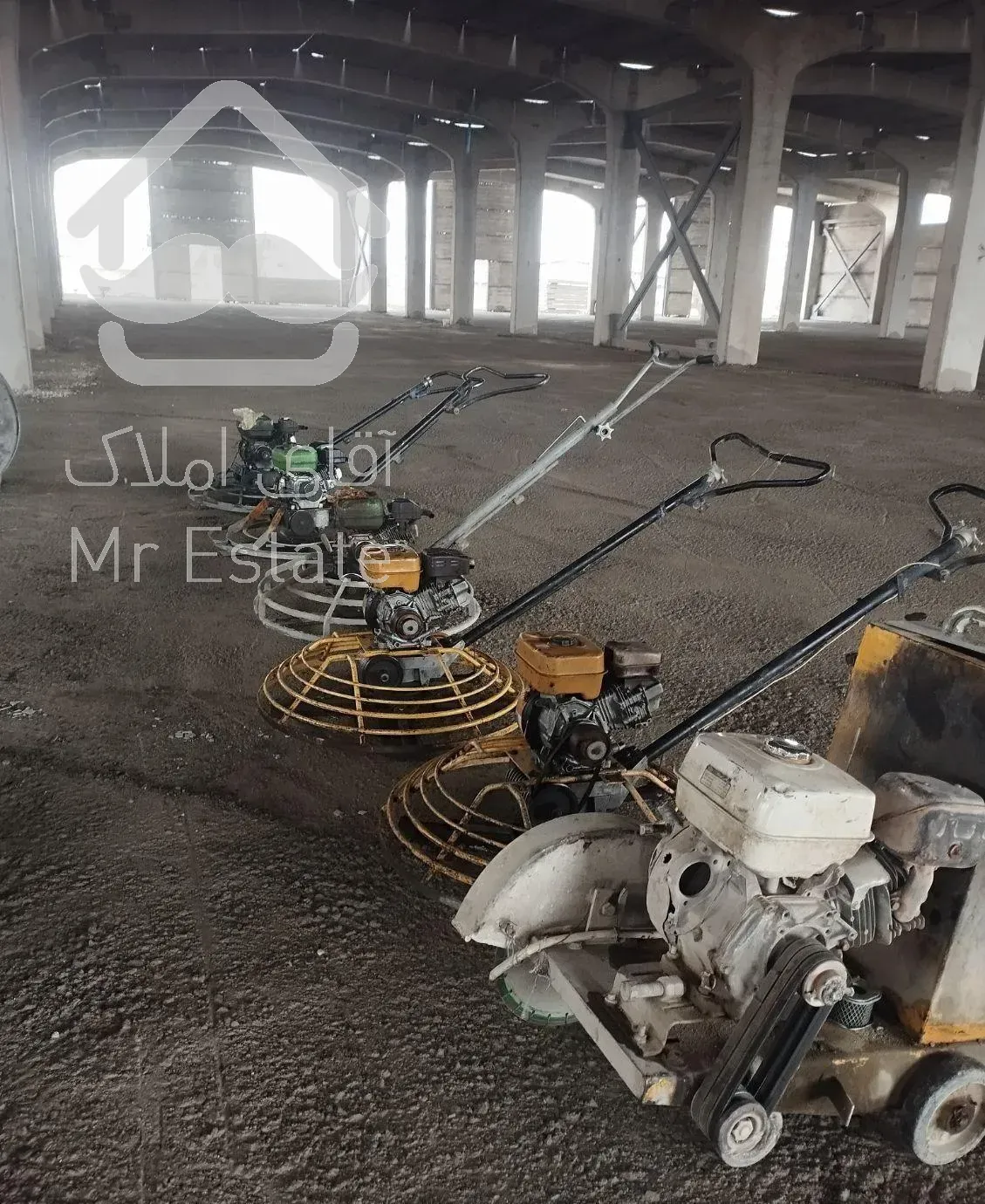 بتن ریزی کف ماله پروانه ای