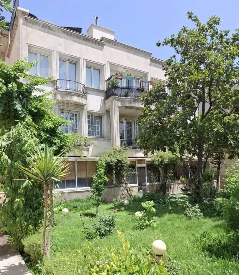 145متر ۳خواب*فول امکانات*حیاط دار/