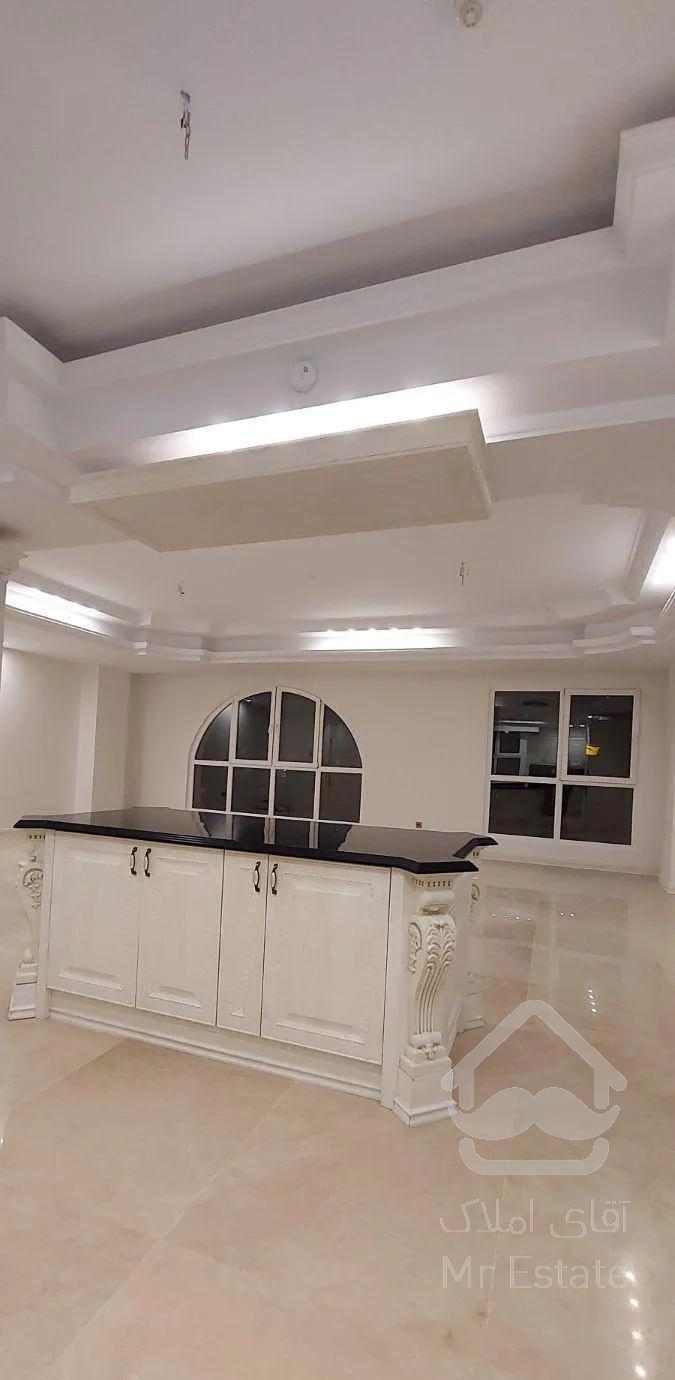 180متر تکواحدی2پارکینگ/سازه ای فاخردر لوکیشن دنج