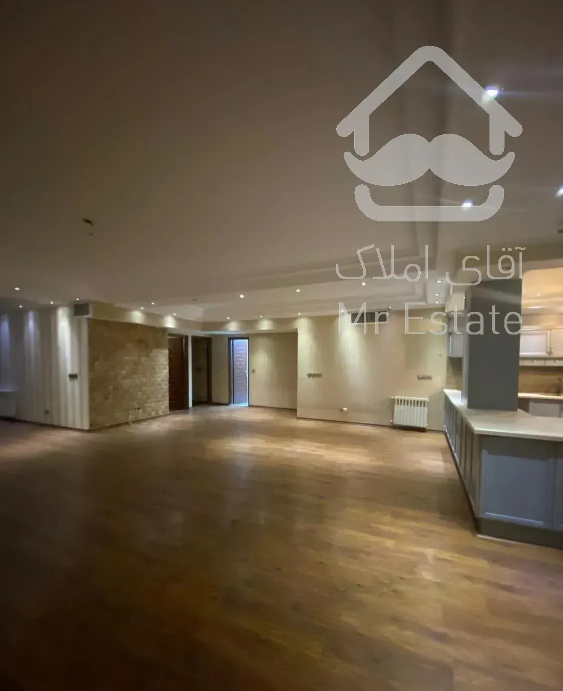 ۲۱۵متر ۳خواب ۲پارکینگ اباذر مهران