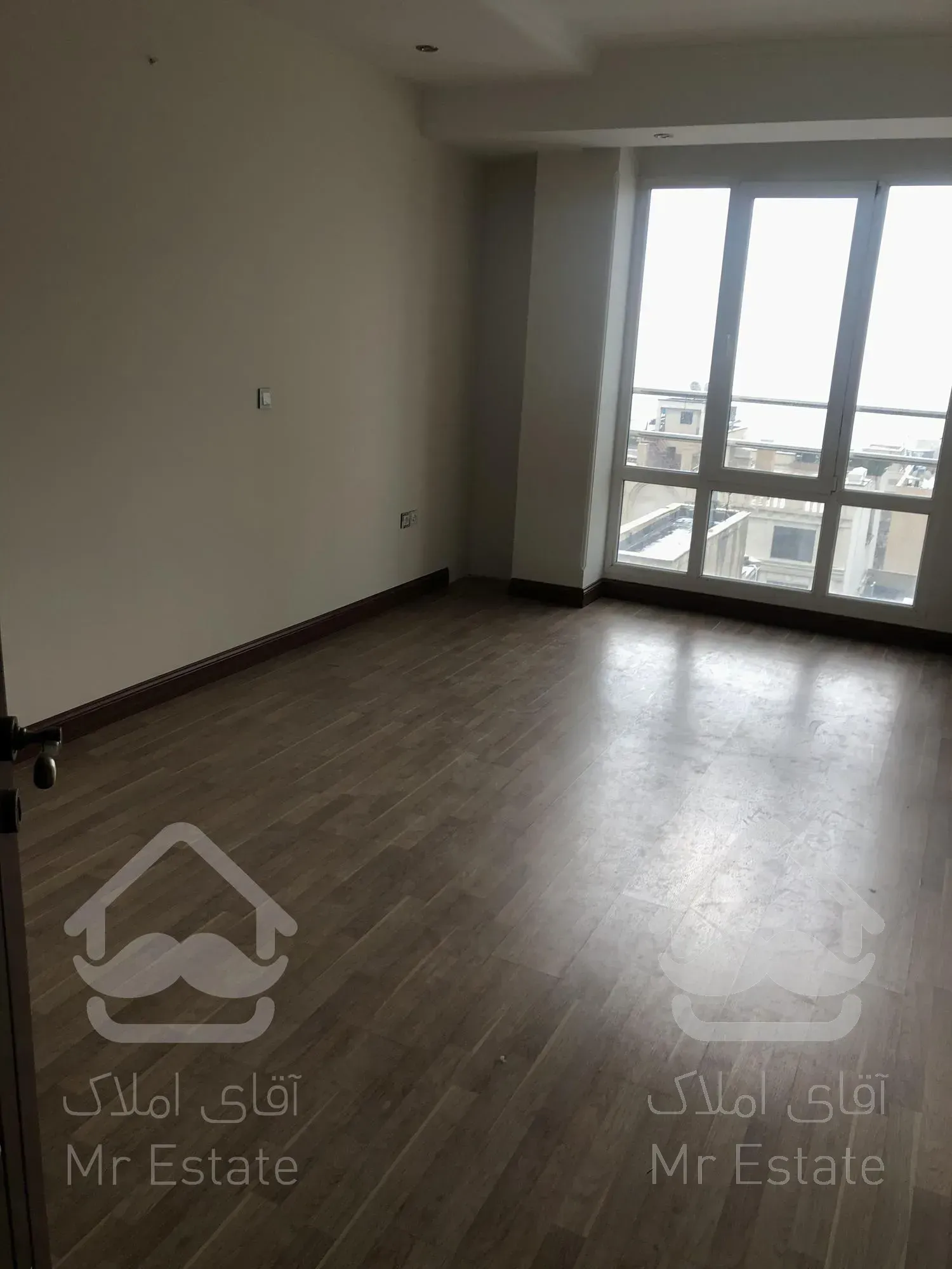 رهن و اجاره آپارتمان ۲۱۵ متری ۴ خوابه نیاوران