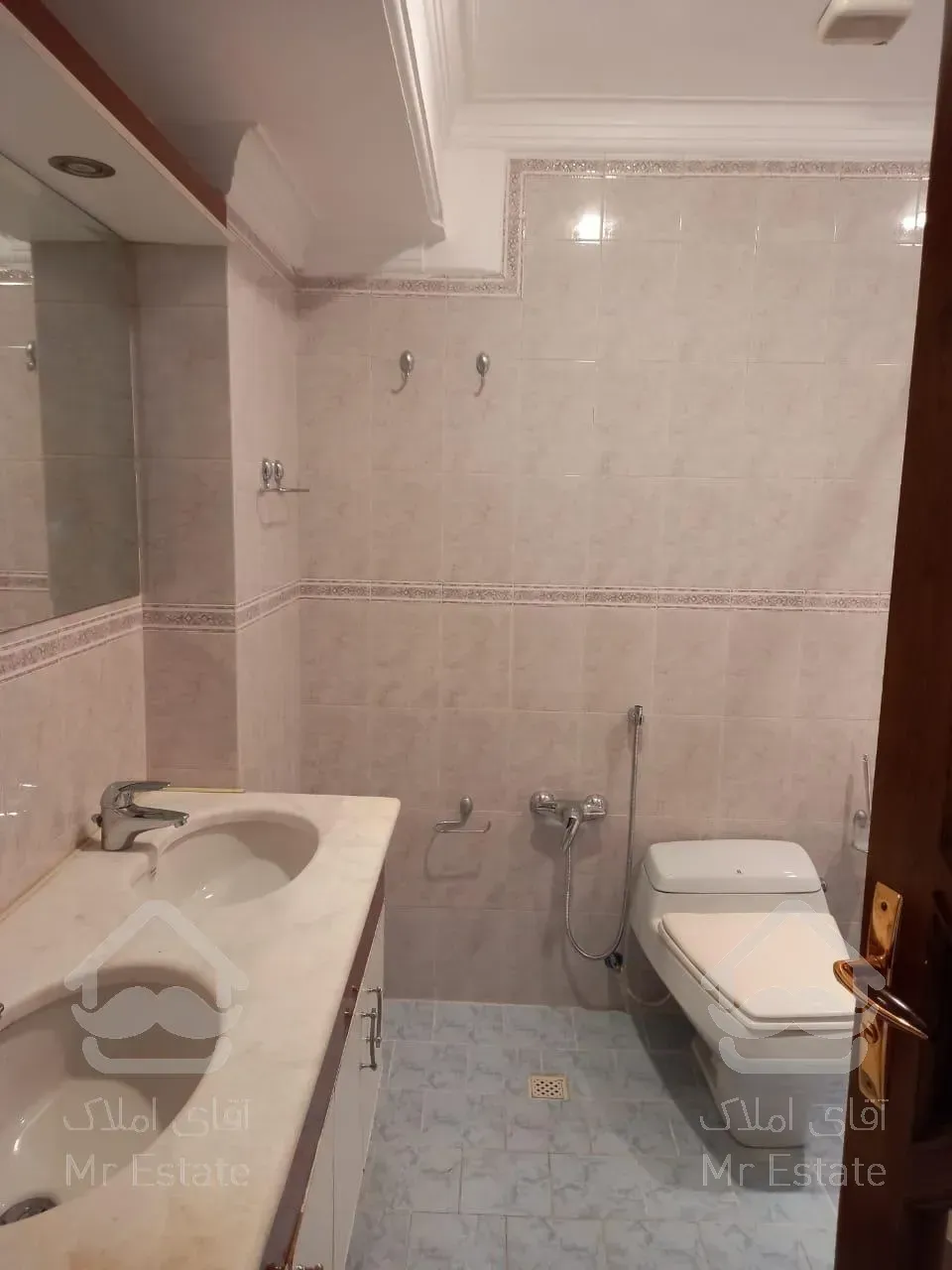 اجاره و رهن آپارتمان کامرانیه 220  متر لاکچری