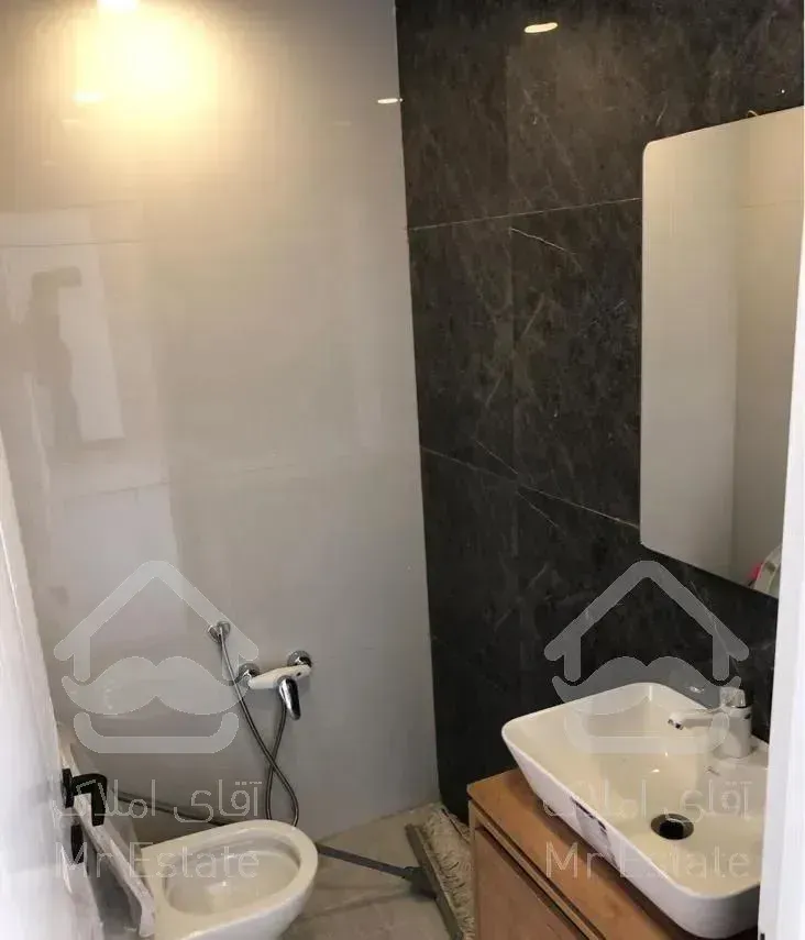 ۸۸متری دو خواب یک قدمی پارک