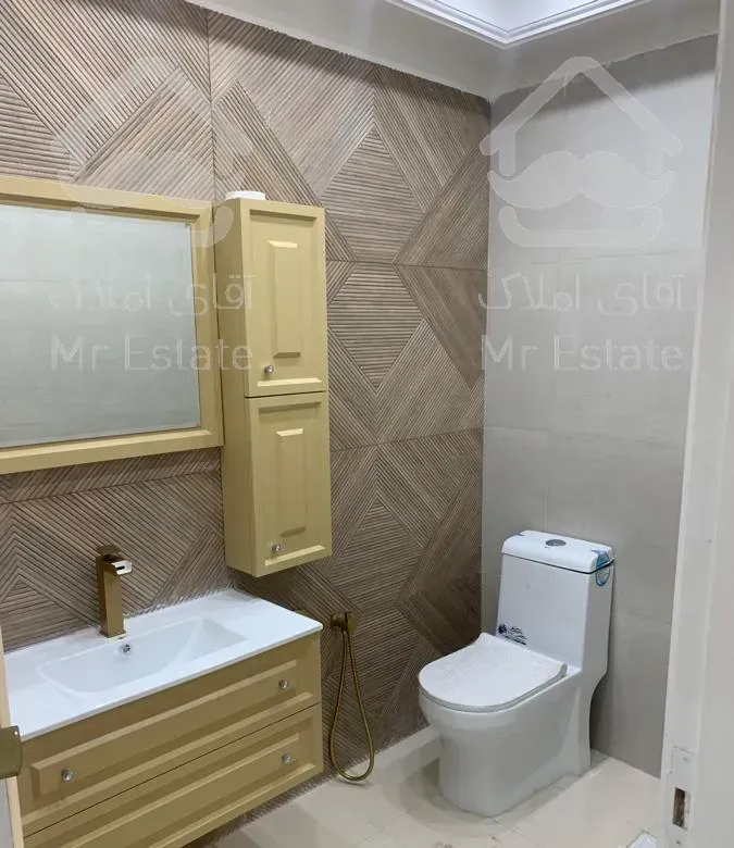 ۱۷۰ متر اوایل رودکی طبقه ۵ ام  ورودی لابی