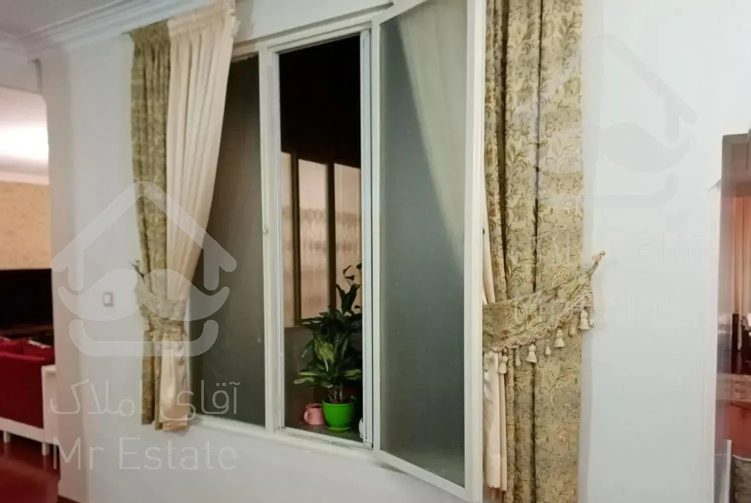 150 متر سه خواب  خوش نقشه بلوار بیژن