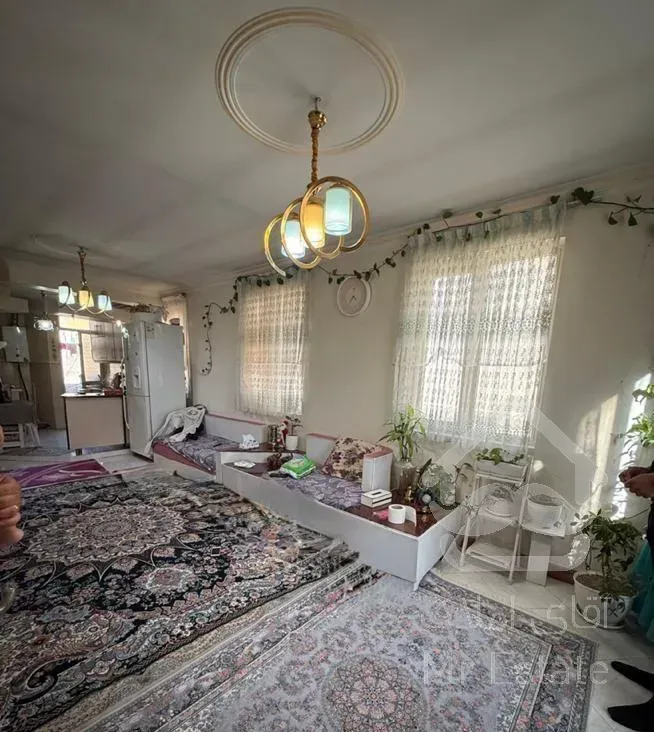 ۵۴ متری / ۱ خوابه / نورگیر عالی