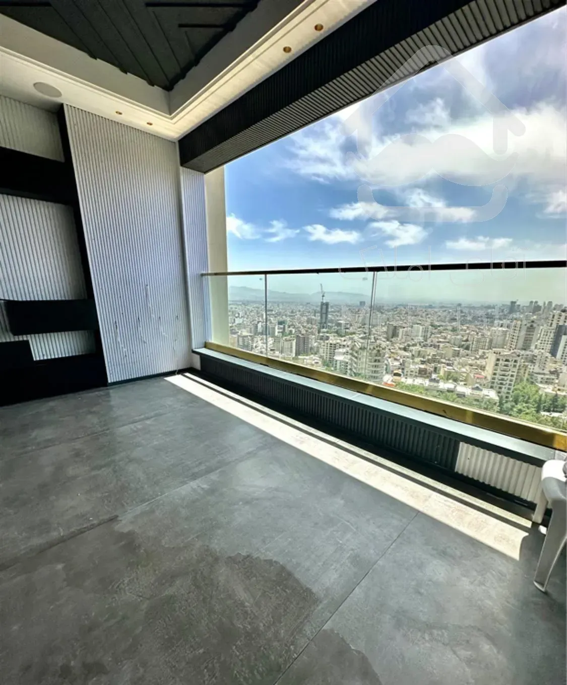 برج باغ نوساز+ ویوو شهر و کوهستان