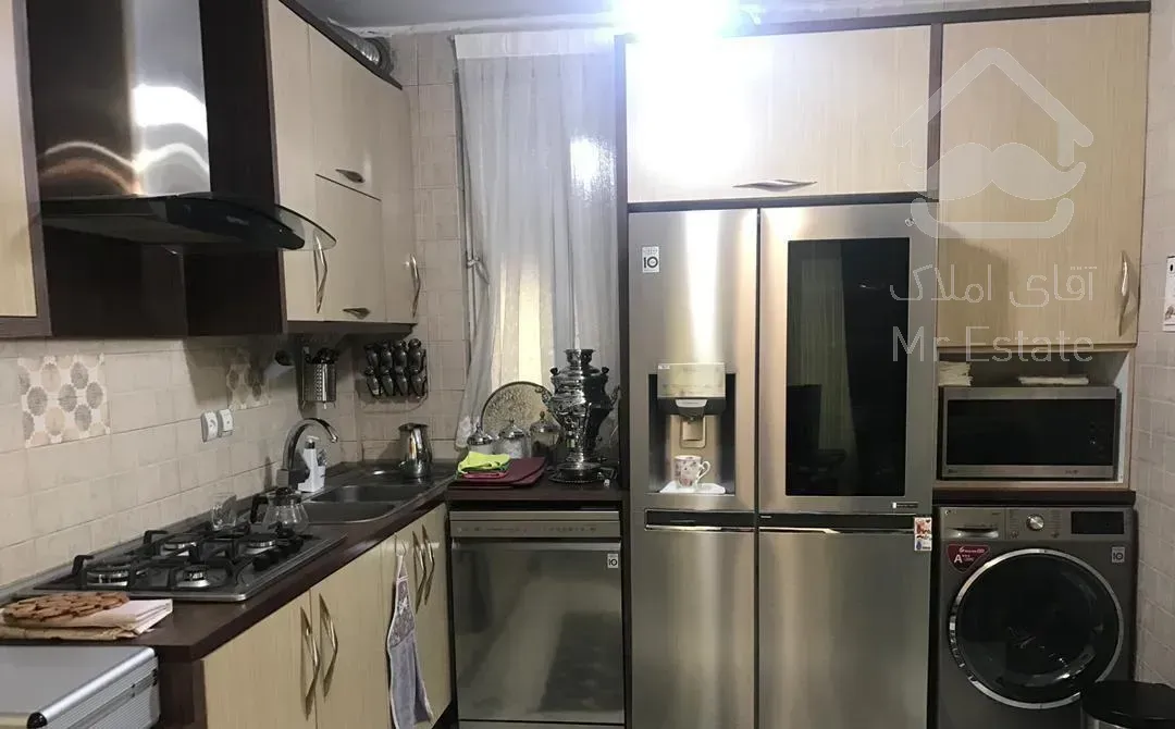 ۴۲ متری تک واحدی با پارکینگ /سالن پرده خور