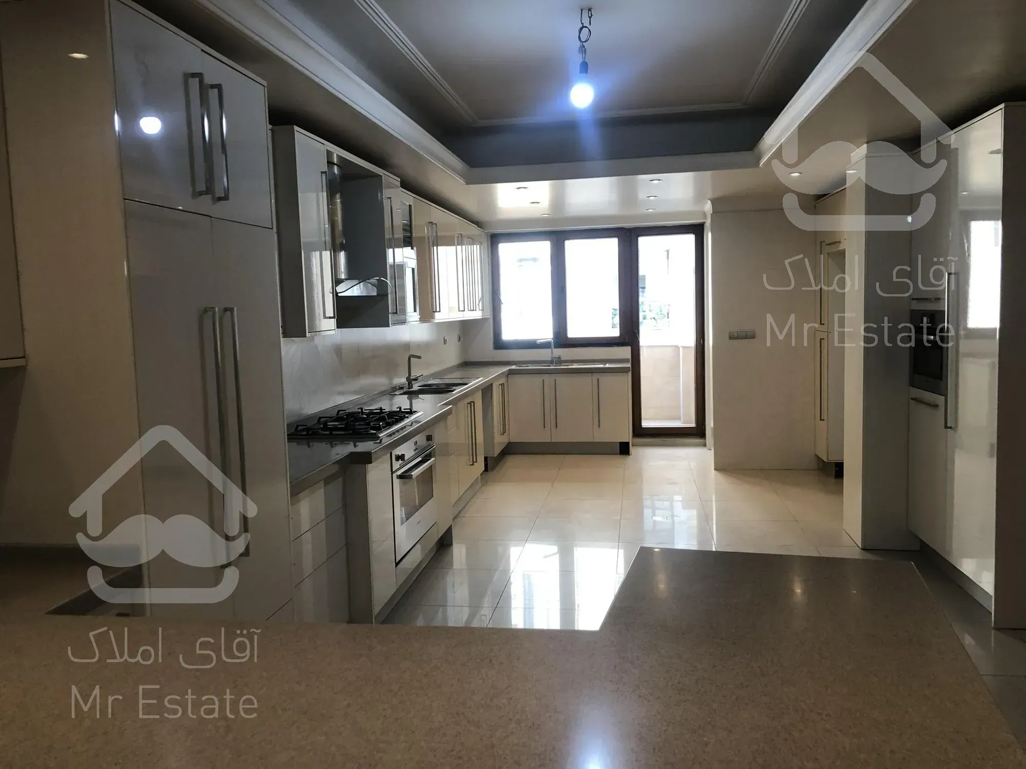 رهن و اجاره آپارتمان ۳۰۰ متری نیاوران ۴ خواب کلید نخورده