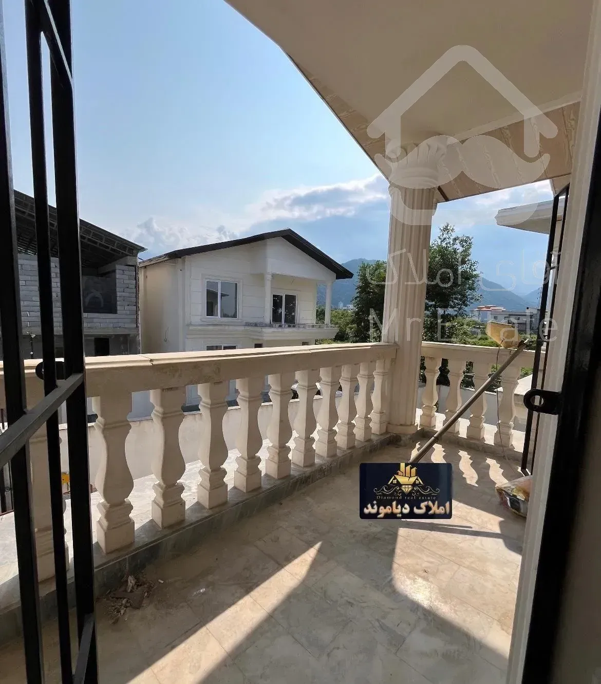 ویلا دوبلکس ۲۲۰متربنا سه خواب دربست