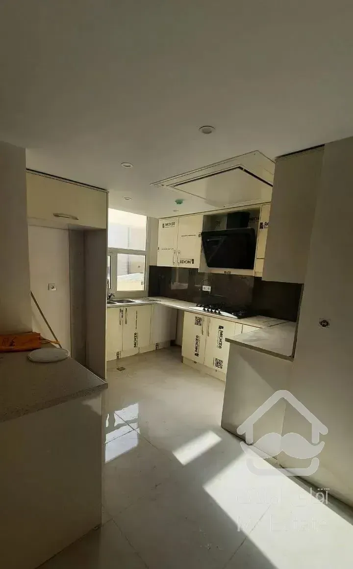 آپارتمان ۸۰ متر دو خوابه کلید نخورده در سنایی