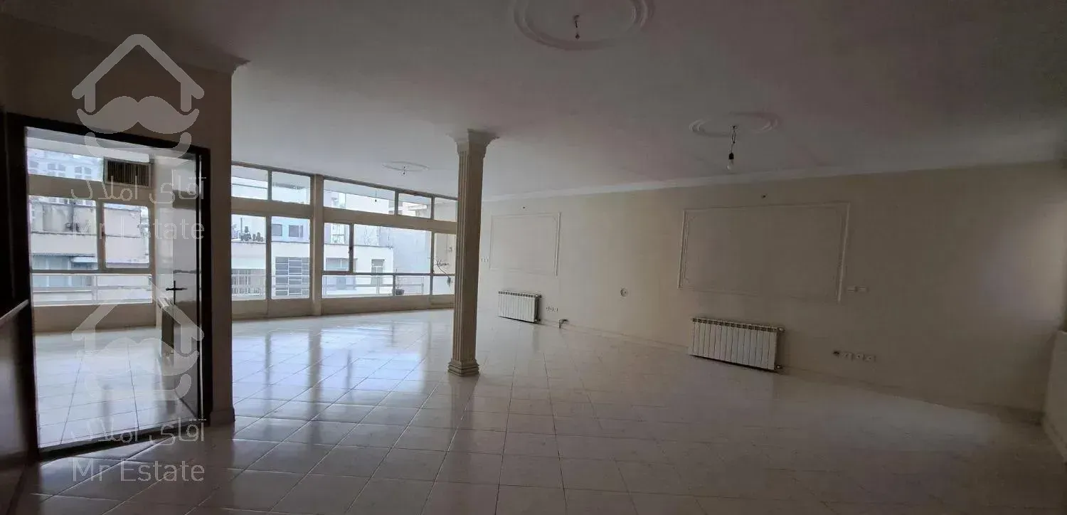 ۲۰۰ متر آپارتمان/بلوار/قدرالسهم دار/قابل معاوضه