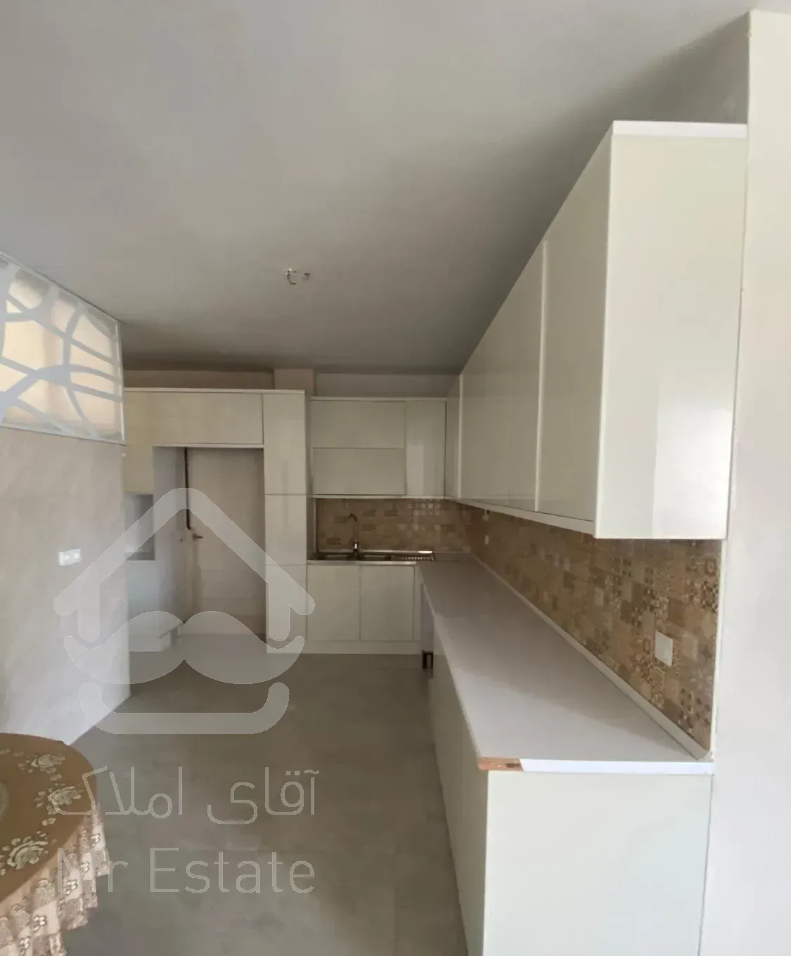 ۱۴۵ متری ۳ خوابه در ارم رو به افتاب