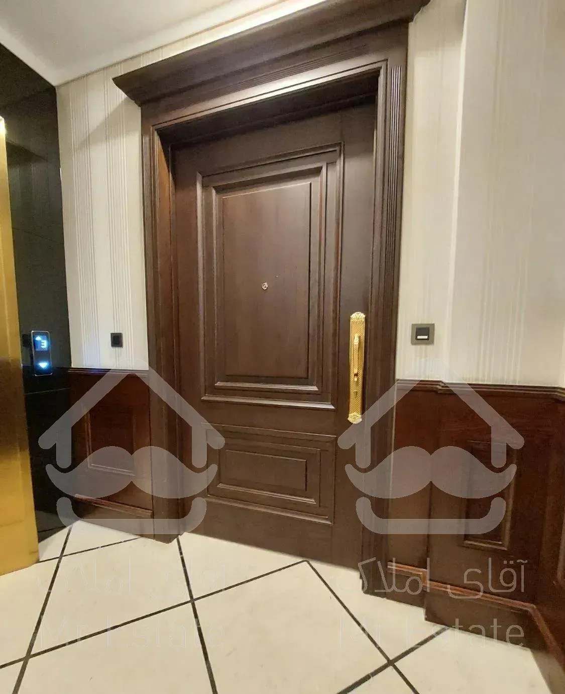 آپارتمان ۳۰۰ متر سه خواب  کلید نخورده