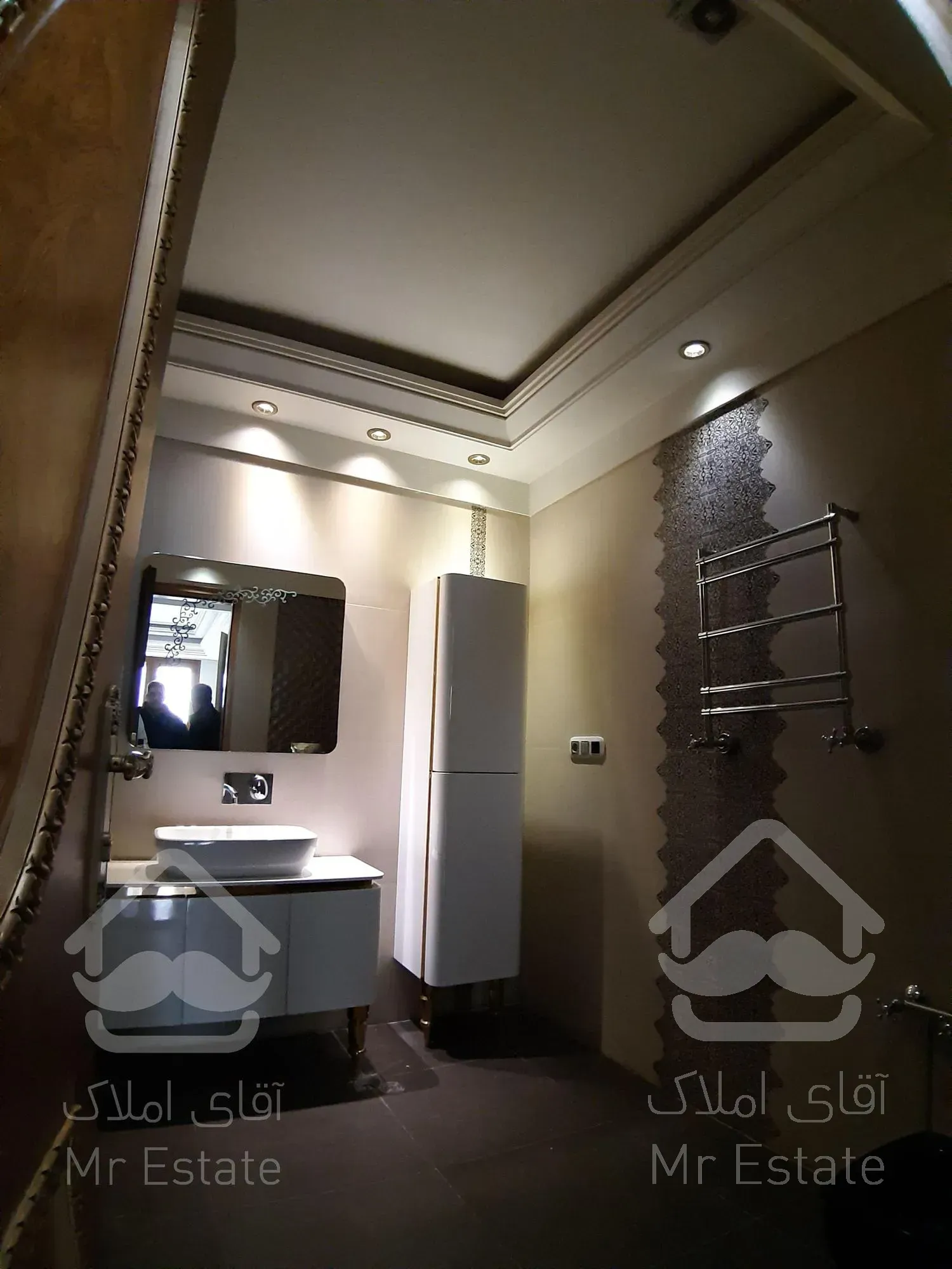 خرید آپارتمان 260 متری فرمانیه سنبل