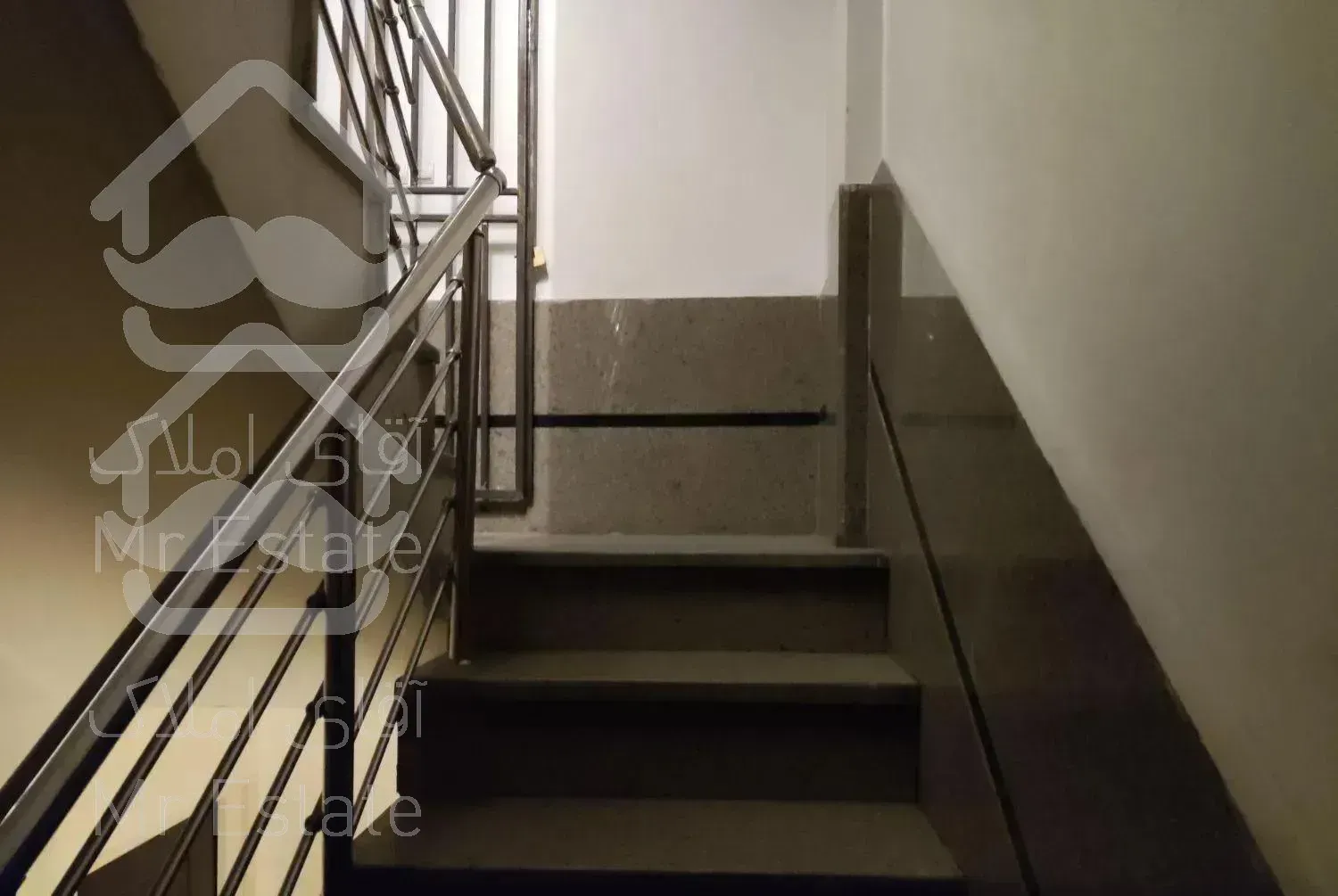 ۴۲ متری تک واحدی با پارکینگ اصلی//پیروزی،محصل